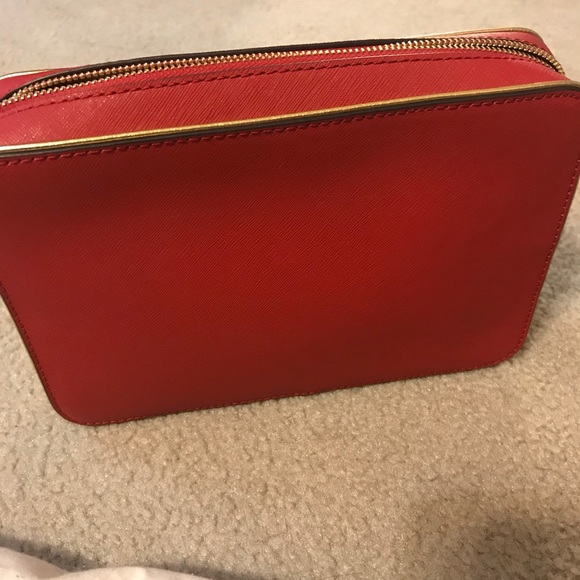 ❤️❤️Beautiful red Michael Kors bag!!! - Picture 4 of 4